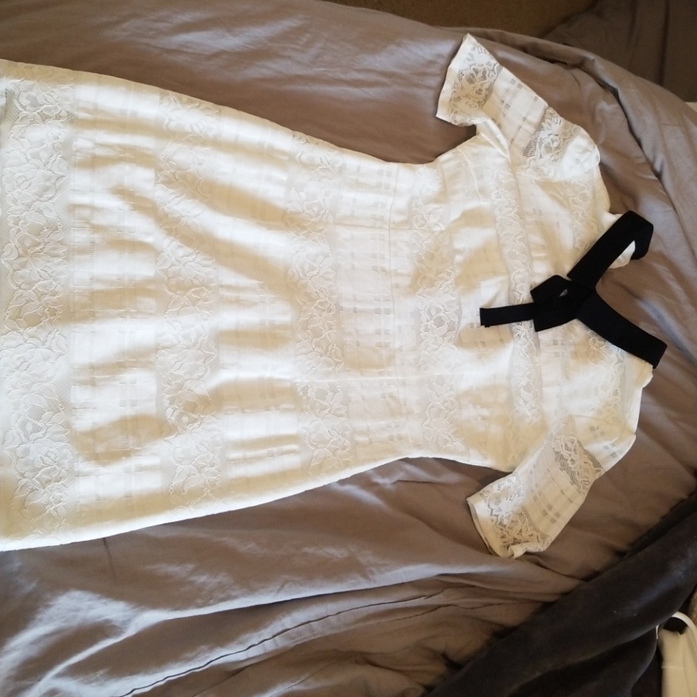White lace classic dress